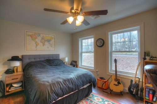 180 Briar Hill Rd, Groton CT  06340-2652 exterior