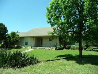2 Woodhollow Way, Woodcreek TX  78676-3116 exterior