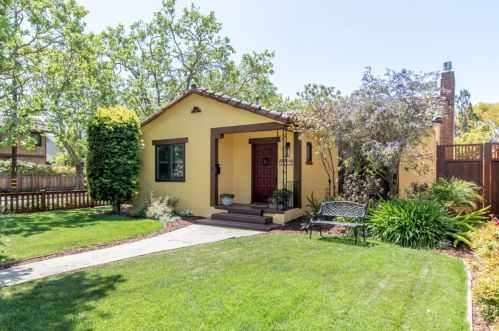 366 Iris St, Redwood City, CA 94062-2051