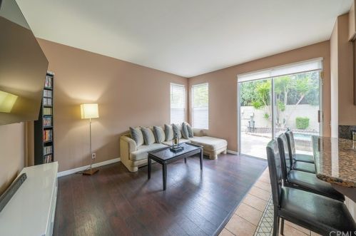 1235 215th Pl, Long Beach, CA 90745-1669