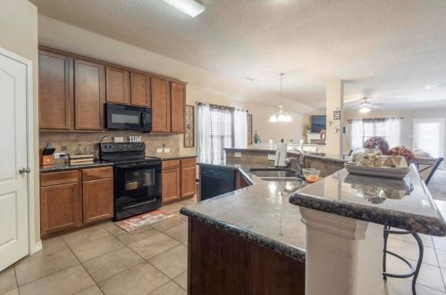 1421 Villa Paloma Blvd, Oak Point TX  75068-4921 exterior