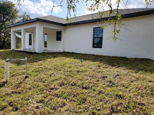 1316 Hibiscus Ave, Lehigh Acres, FL 33972-8432