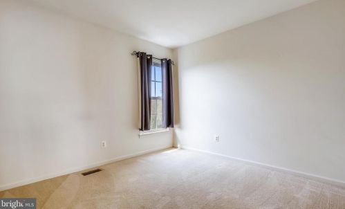 39 Houser Dr, Lovettsville VA  20180-8631 exterior