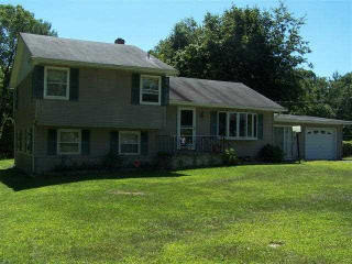 14 Lincoln Cir, Wallkill NY  12589-4513 exterior