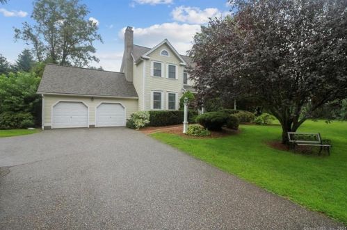 7 Teichert Ln, Hebron, CT 06248-1333