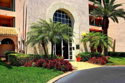 4830 Osprey Dr, Saint Petersburg, FL 33711-4688