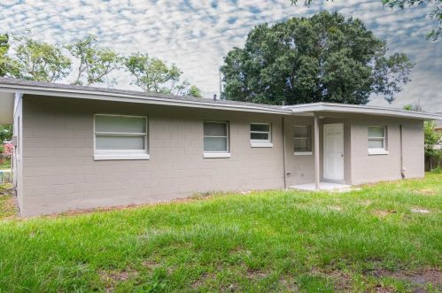 2555 Stratford Dr, Cocoa FL  32926-4318 exterior