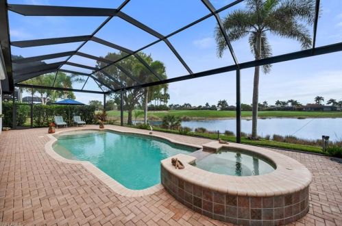 5059 Cerromar Dr, Naples FL  34112-7922 exterior