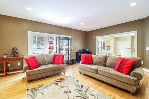 5 Mudry Farm Rd, Brookfield Center CT  06804-3541 exterior