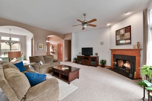 1730 Hunter Rd, Waukesha WI  53189-8233 exterior