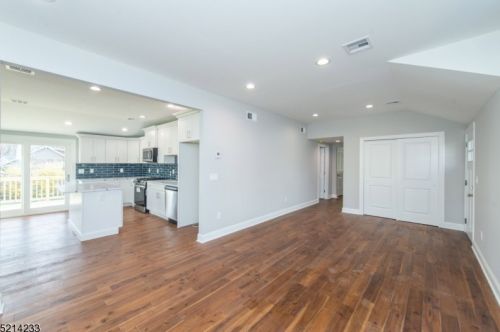 18 Clover Pl, Dover NJ 07803-3103 exterior