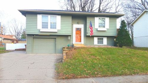 1326 Skylane Dr, Norwalk IA  50211-1114 exterior