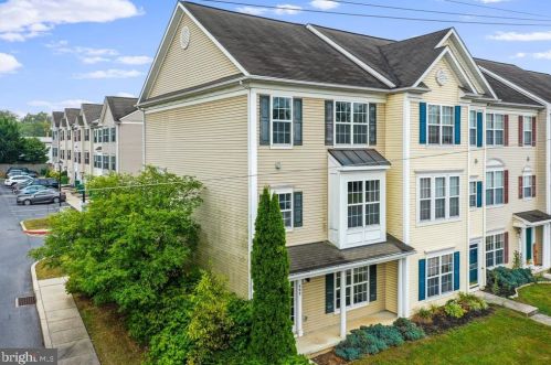 498 Carlisle St, Upton, PA 17225-1566