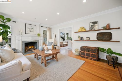 1230 Holman Rd, Oakland CA  94610-2541 exterior