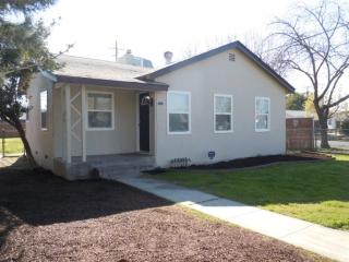 3242 Floradora Ave, Fresno CA  93703-4219 exterior