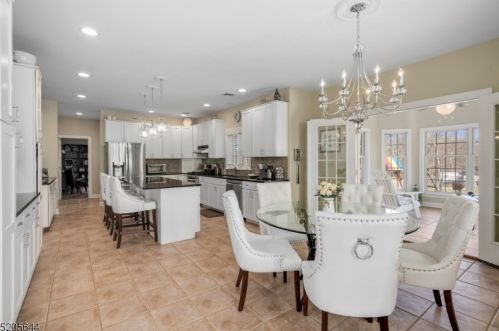409 Beverwyck Rd, Parsippany NJ  07054-1537 exterior