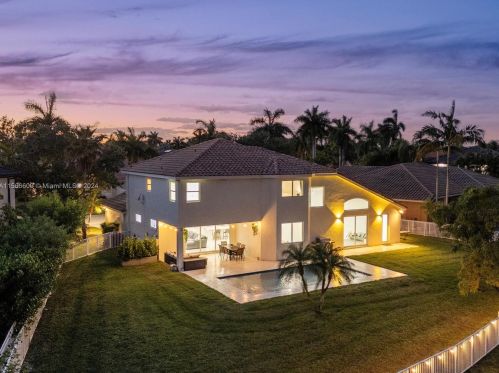 3761 144th Ave, Hollywood FL  33027-3785 exterior