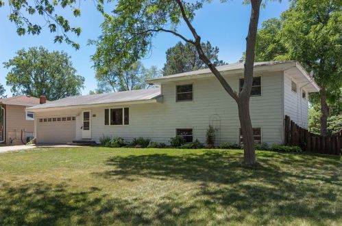 3441 Buckbee Rd, Saint Paul, MN 55110-5441