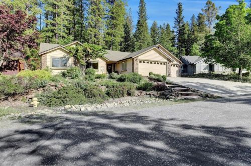 414 Glenwood Pines Ct, Grass Valley, CA 95945-7854