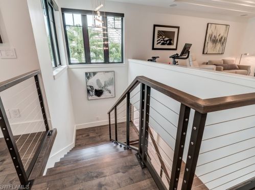 336 1st Ave, Naples FL  34102-5905 exterior