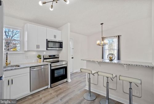 8335 Collins Ave, Camden NJ  08109-3568 exterior