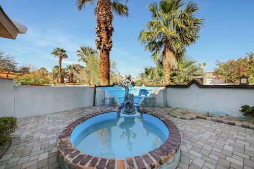 51705 Avenida Madero, La Quinta CA  92253-3114 exterior