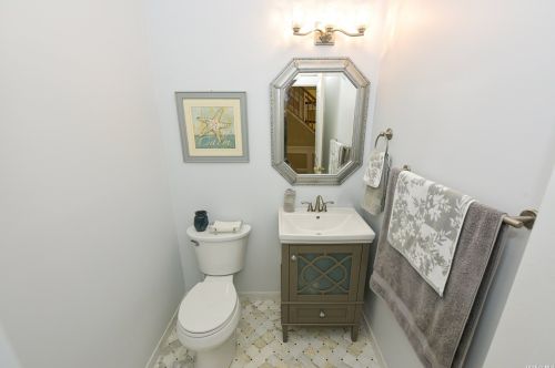 50 Pinehurst Dr, Mount Sinai NY  11766-3421 exterior