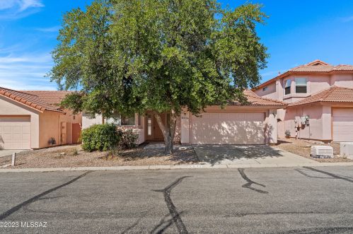 9931 Stageline Trl, Tucson, AZ 85742-8857