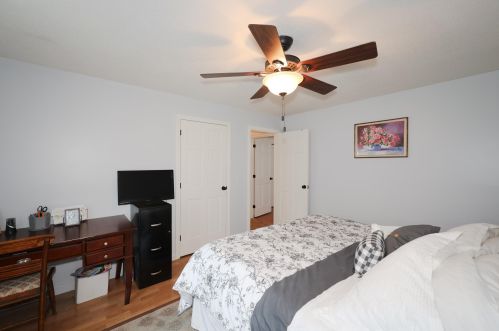 100 Mount Delight Rd, Deerfield NH  03037-1318 exterior
