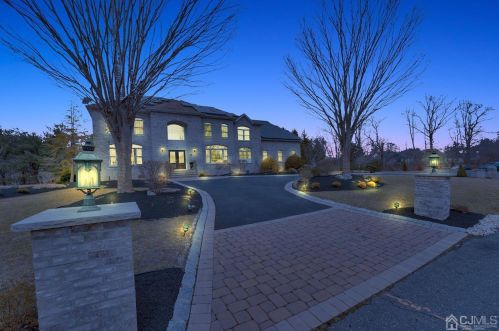 6 Kulessa Ct, East Brunswick, NJ 08816-2512
