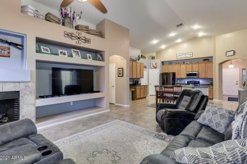 1637 Vineyard Plains Dr, Queen Creek AZ  exterior