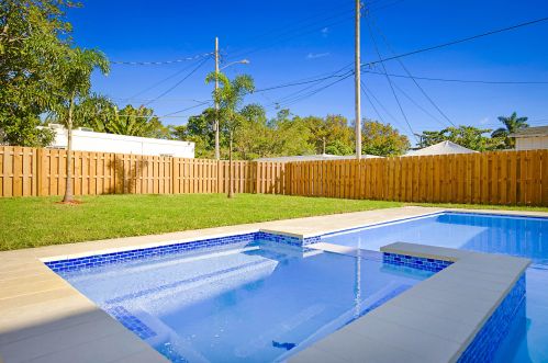 411 33rd St, West Palm Beach FL  33404-3037 exterior