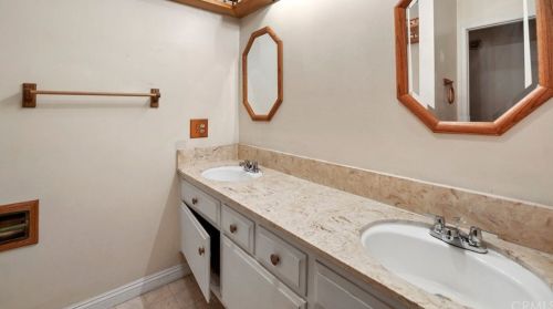 2721 Cottonwood St, Orange CA 92865-2334 exterior