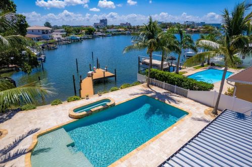 1222 80th St, Saint Petersburg, FL 33707-2721