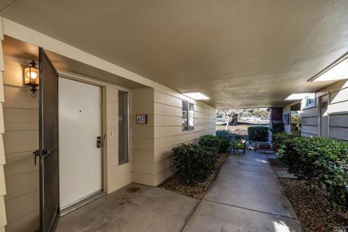 407 Twin Lakes Cir, Santa Rosa, CA 95409-6448