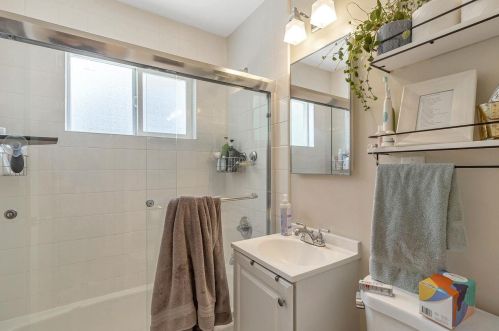 416 Poplar Ave, Redwood City CA  94061-3019 exterior