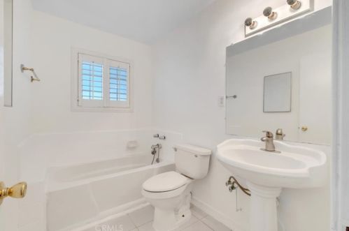 318 Sherman Dr, Long Beach CA  90746-1159 exterior