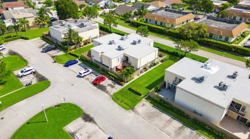 1520 Shaker Cir, West Palm Beach FL  33414-5735 exterior