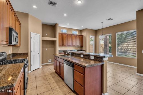 3037 Sunnyvale Ave, Gilbert AZ  85295-7659 exterior