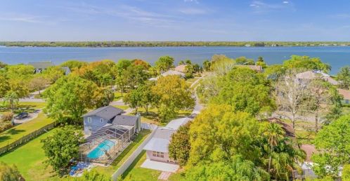 707 Shore Dr, Oldsmar FL  34677-4305 exterior