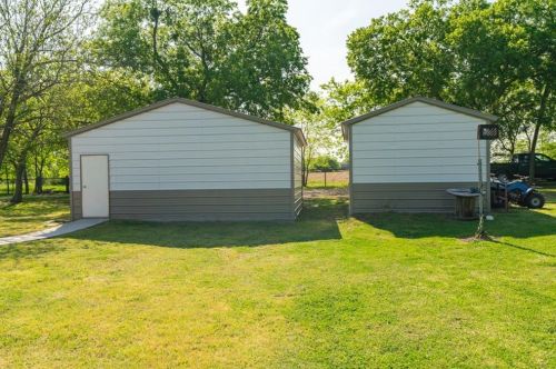 7602 Gussie Nell Davis Dr, Greenville TX  75402-4783 exterior