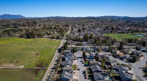 9591 Kristine Way, Windsor CA  95492-8889 exterior