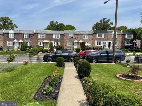300 Pine St, Manor, PA 19036-1008