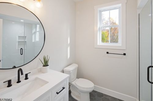 38 Old Smalleytown Rd, Warren NJ  07059-5446 exterior