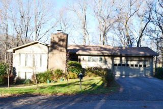 1210 Sherwood St, Paris, TN 38242-3814