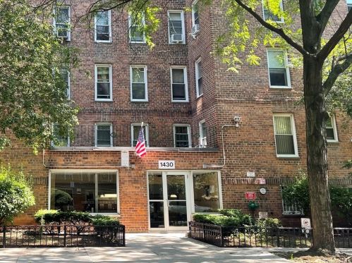 1430 Thieriot Ave, Bronx NY  10460-3836 exterior