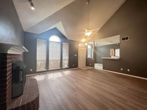 1700 Creekpoint Dr, Lewisville TX  75067-4986 exterior