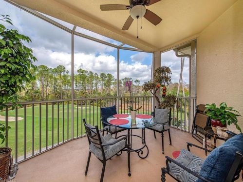4873 Hampshire Ct, Naples FL  34112-8425 exterior