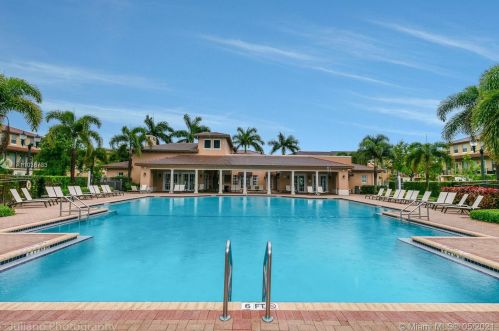 1120 146th Ter, Hollywood FL  33027-6165 exterior