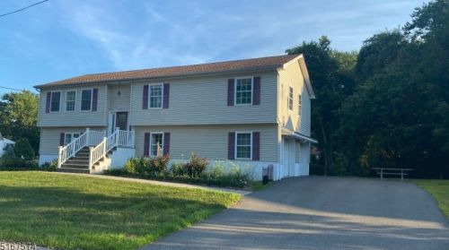 3 Edgewood Rd, Parsippany NJ  07834-2106 exterior